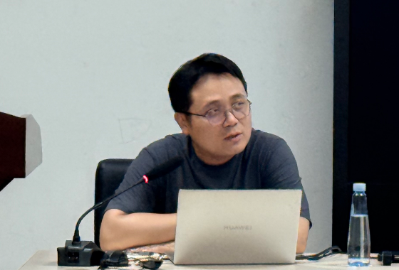 主讲人.png